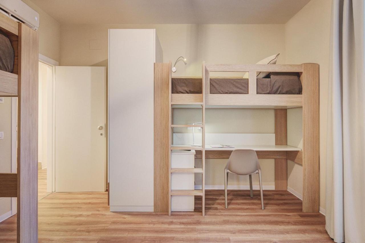 Student Hotel *