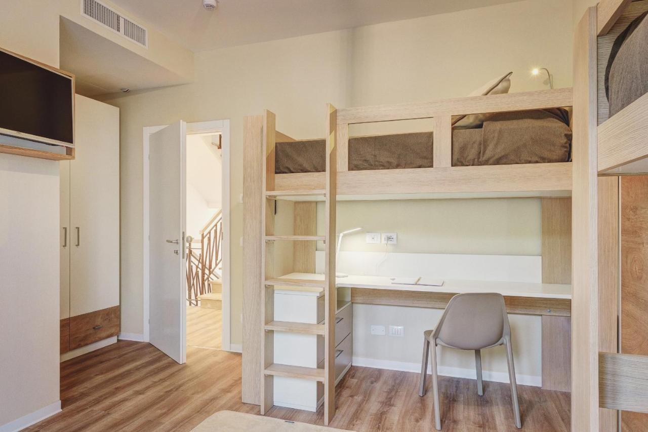 Student Hotel *