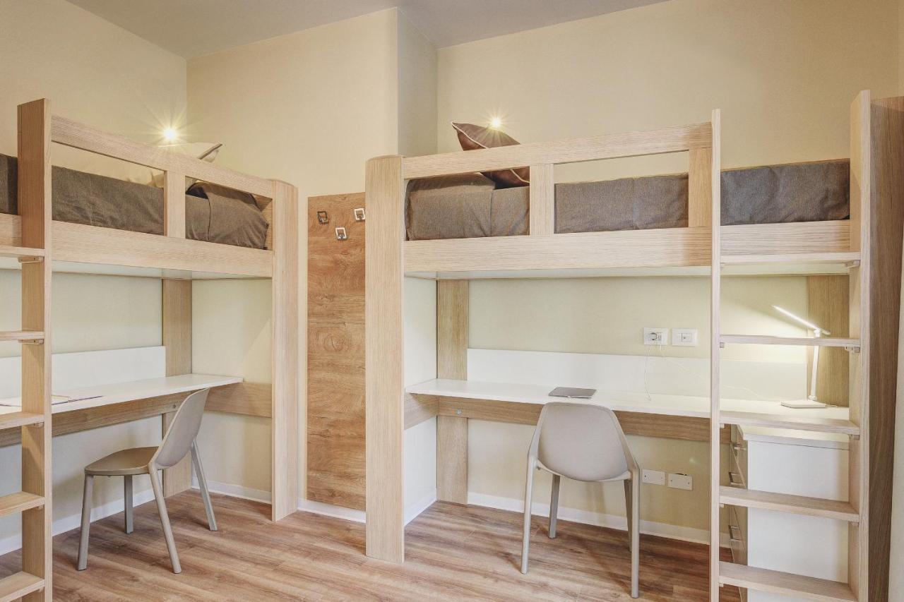 Student Hotel *