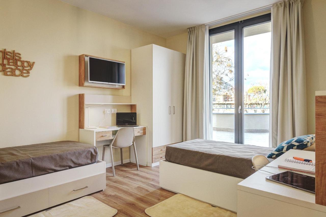 Student Hotel *