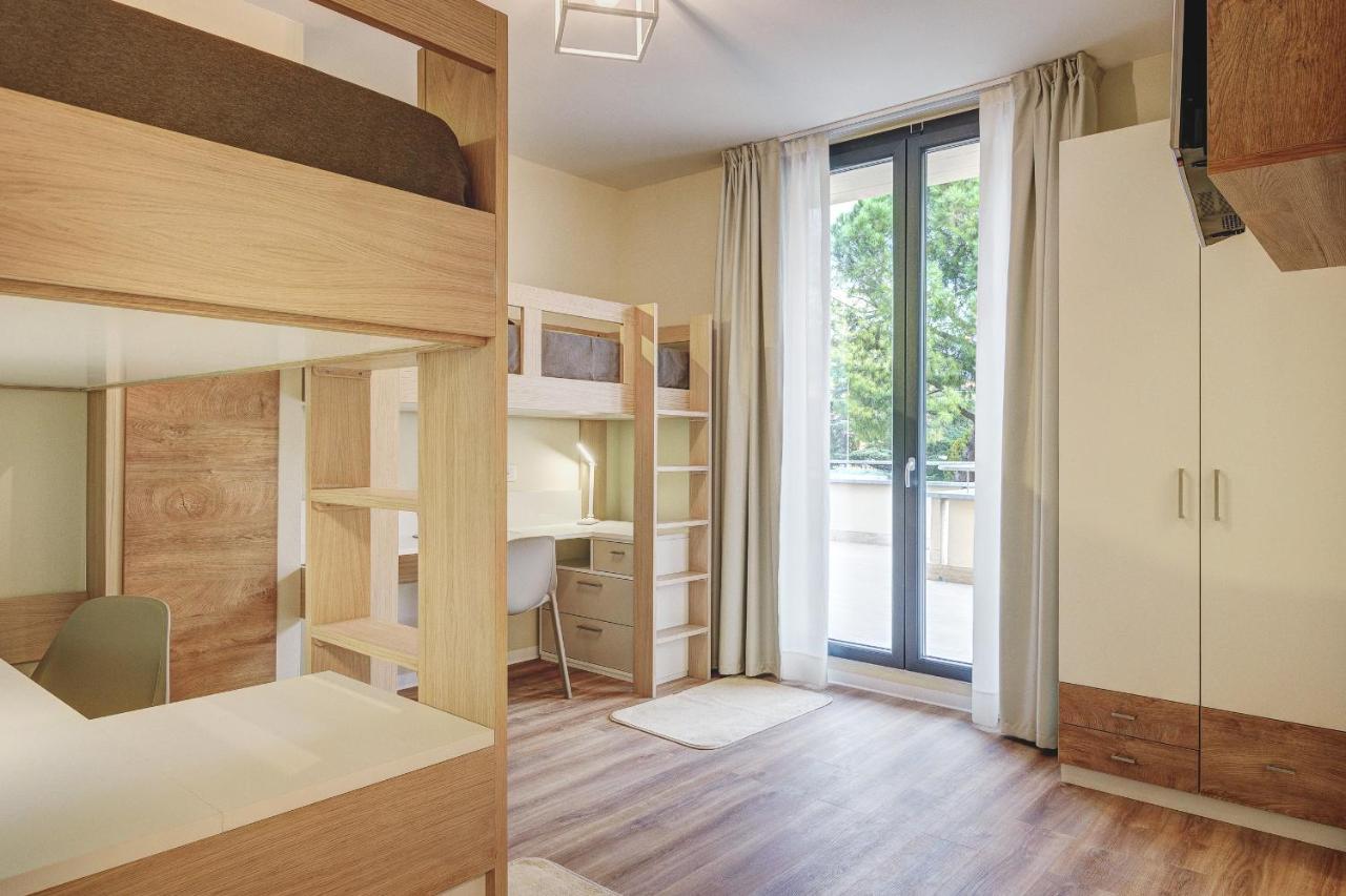 Student Hotel *