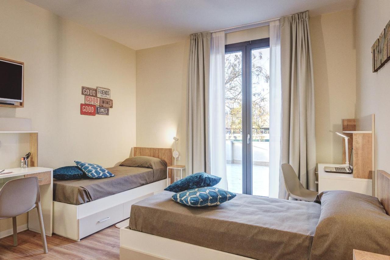 Student Hotel *